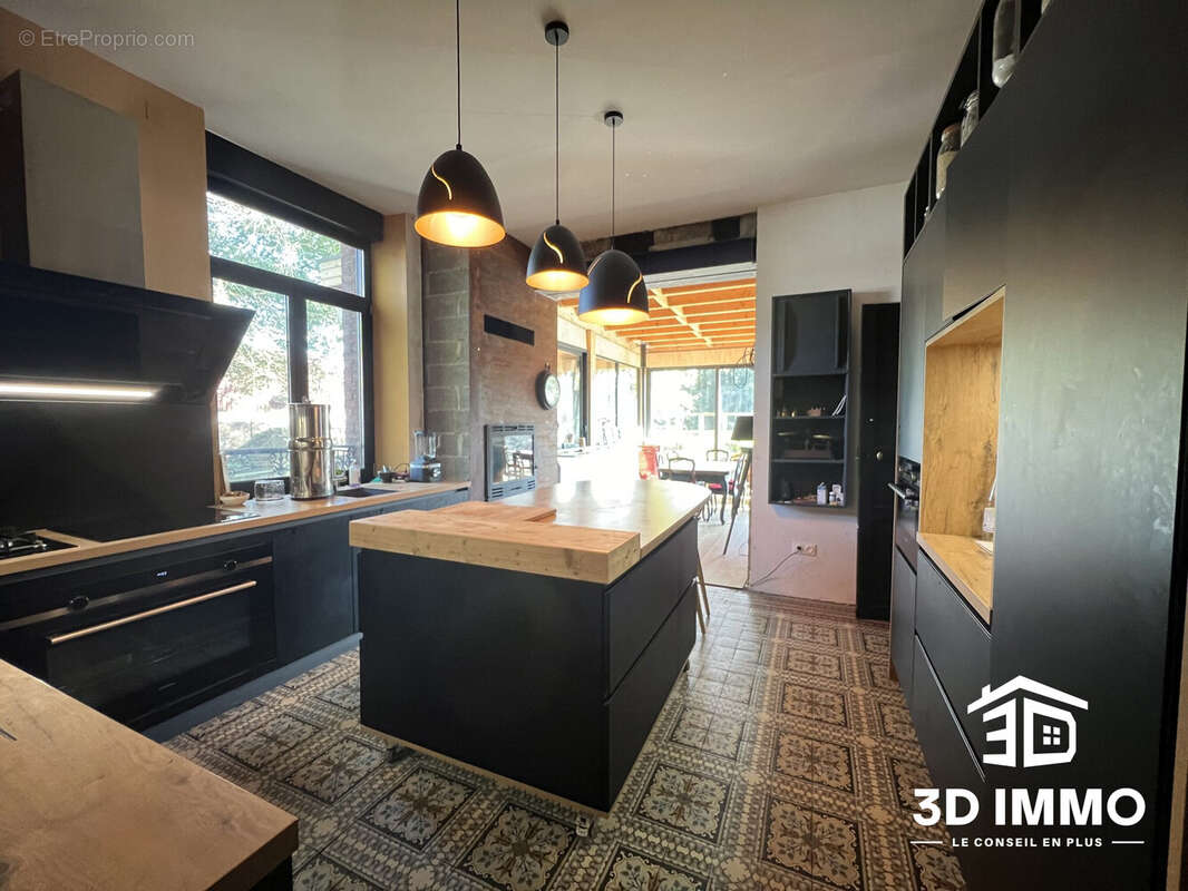 Maison à AVESNES-SUR-HELPE