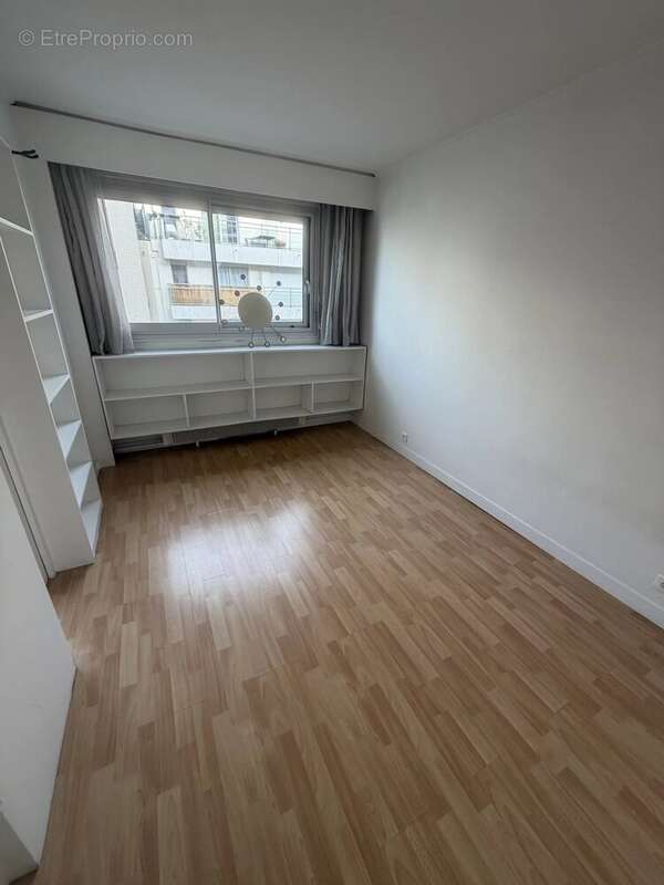 Appartement à PARIS-10E