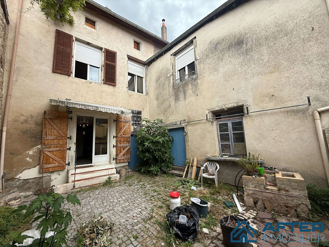 Maison à ROSIERES-AUX-SALINES