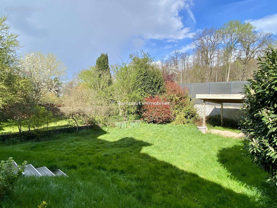 Maison à LA CELLE-SAINT-CLOUD