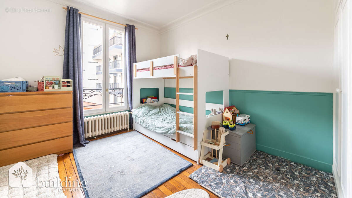 Appartement à COURBEVOIE