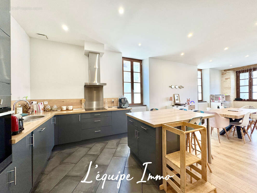 Maison de village rénovée du XIXe siècle avec grands volumes et potentiel d’aménagement à Solomiac - photo 6
