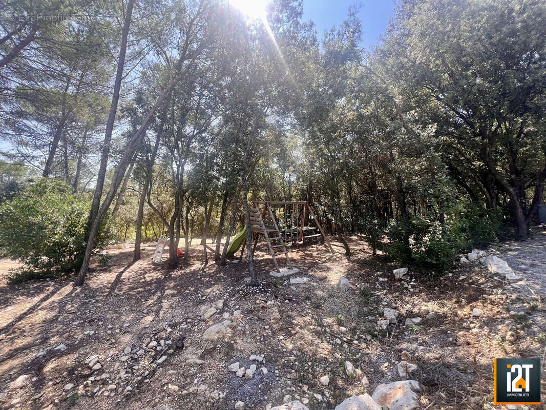 Maison à VEZENOBRES