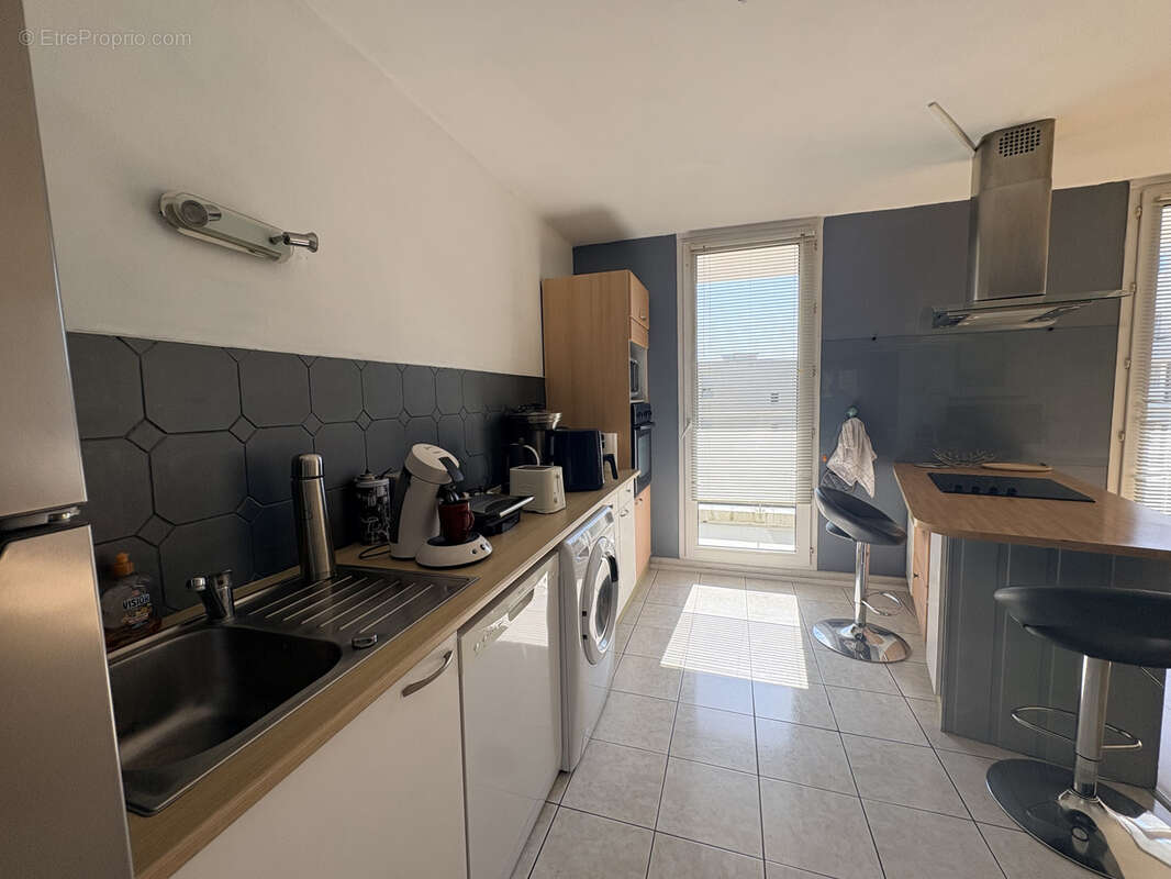 Bel appartement T3 lumineux avec balcon et garage KERFEUNTEUN - photo 5