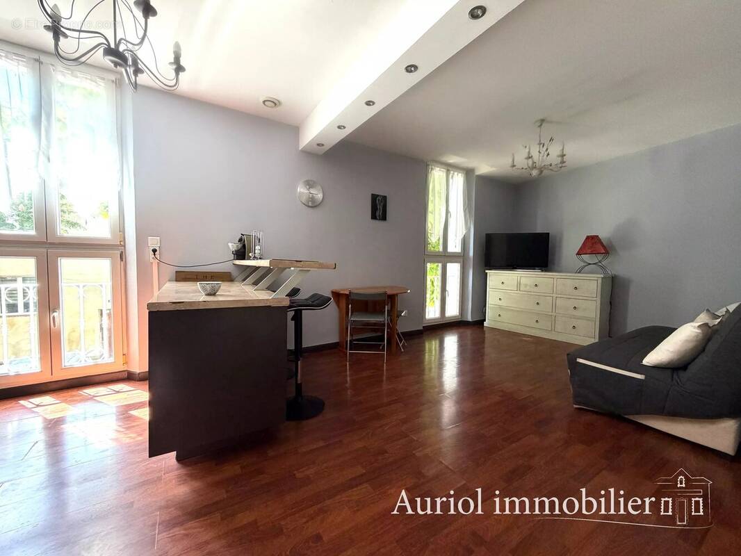 Appartement à AURIOL