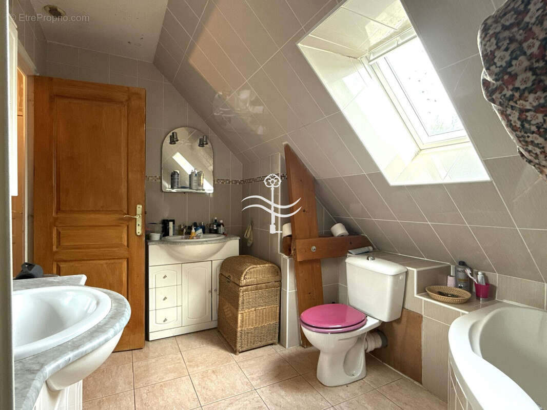 Maison à COLLEVILLE-MONTGOMERY