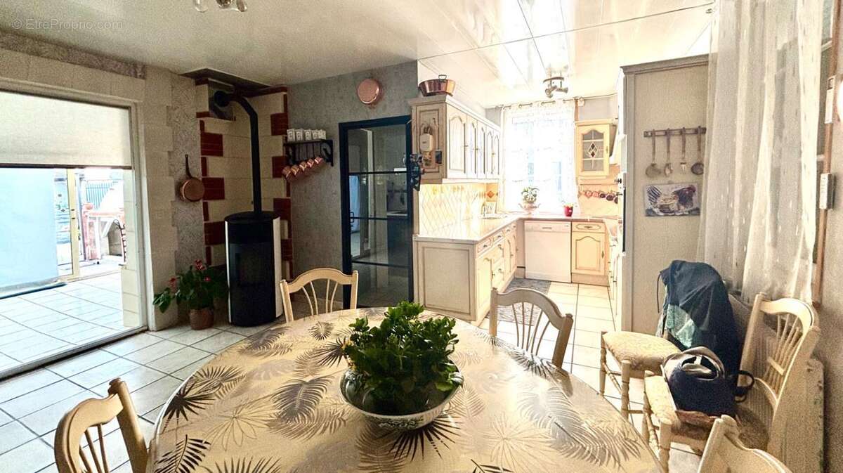 Maison à LA MENITRE