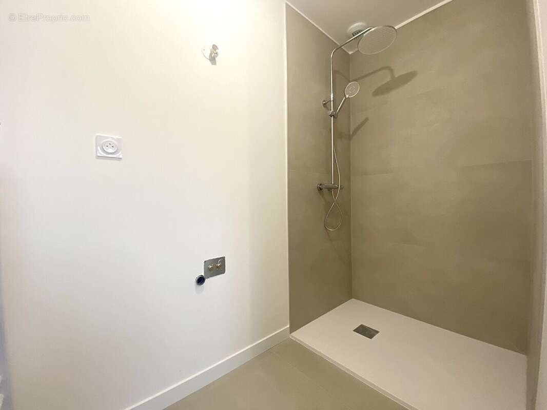 Maison à SACQUENVILLE