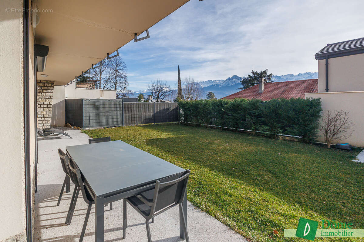 Appartement à CORENC