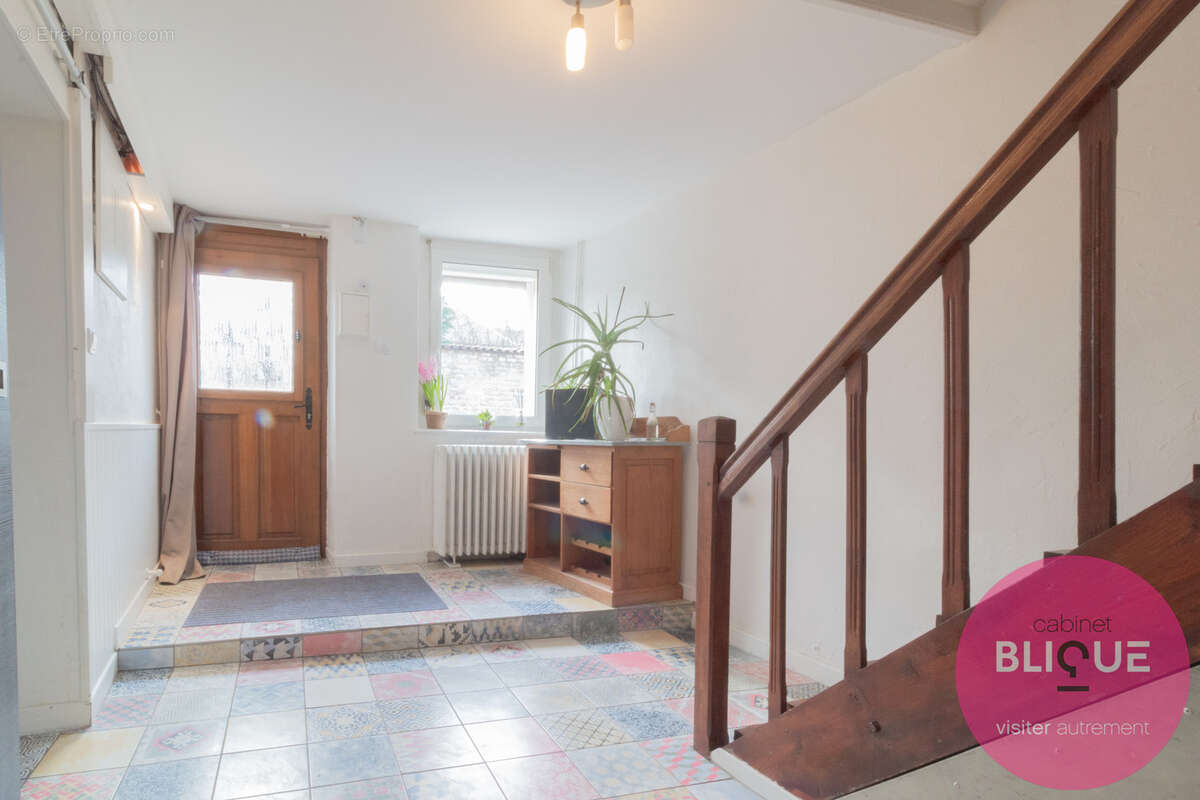 Maison à JALLAUCOURT