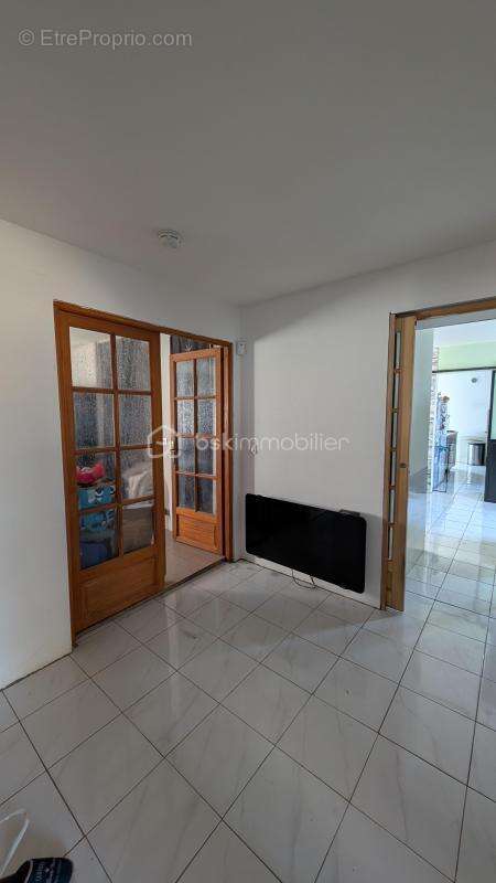  Grande maison traditionnelle avec terrain arboré, sous sol et garage - photo 10