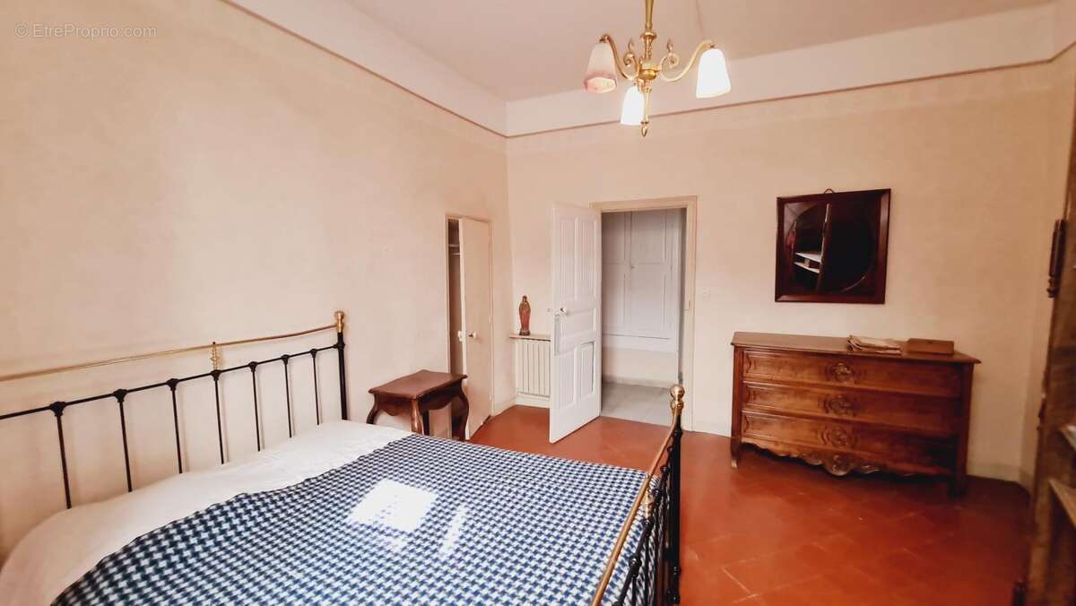 Maison à LEZAN