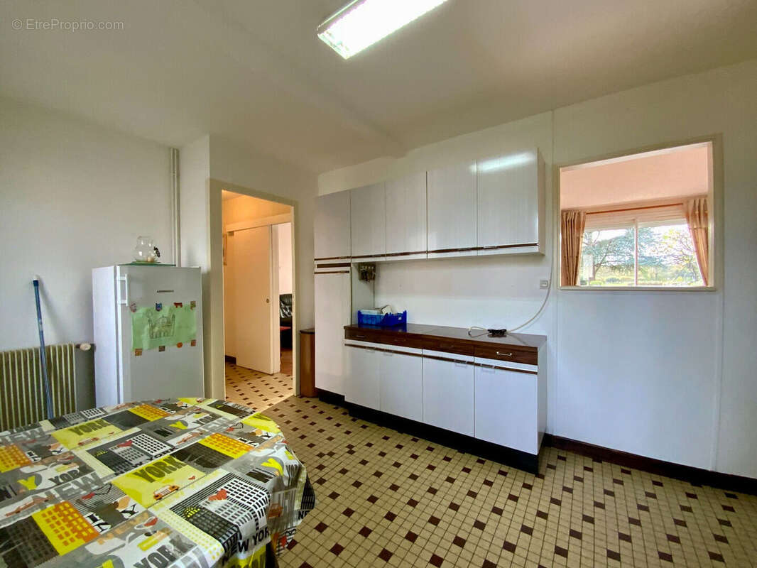 Maison à SAINT-GENIS-DE-SAINTONGE