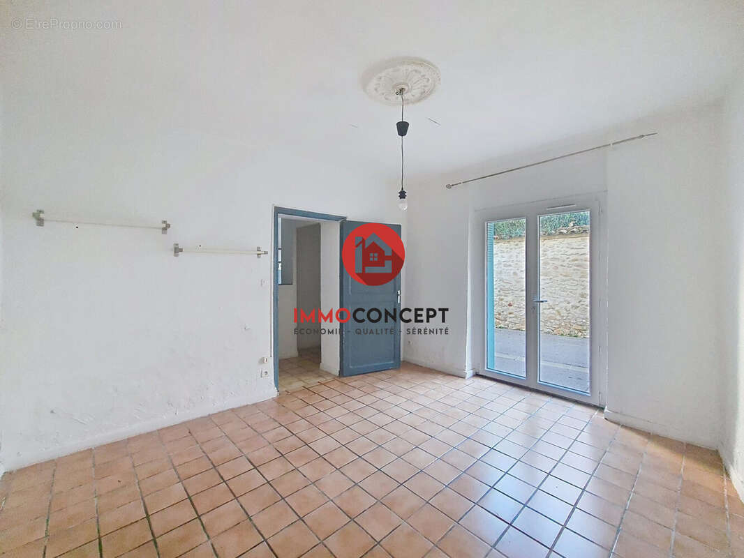 Maison à CADEROUSSE