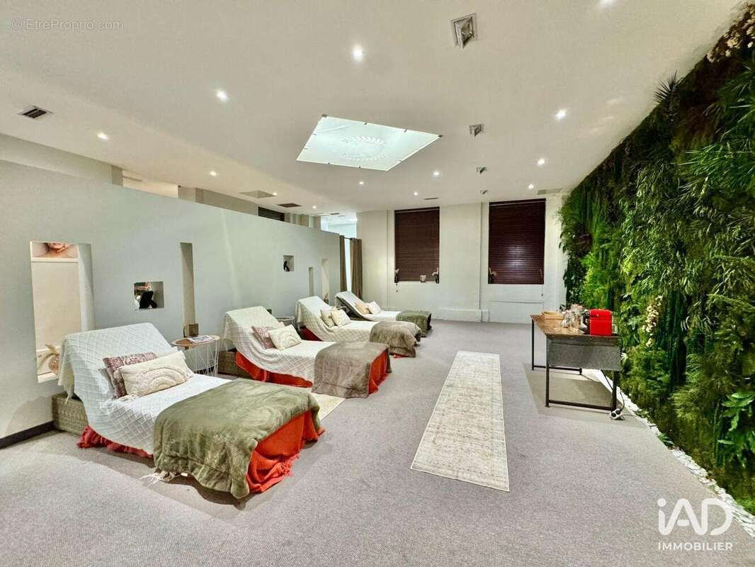 Photo 5 - Commerce à NIMES