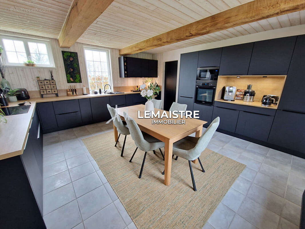 Maison à SAINT-ROMAIN-DE-COLBOSC