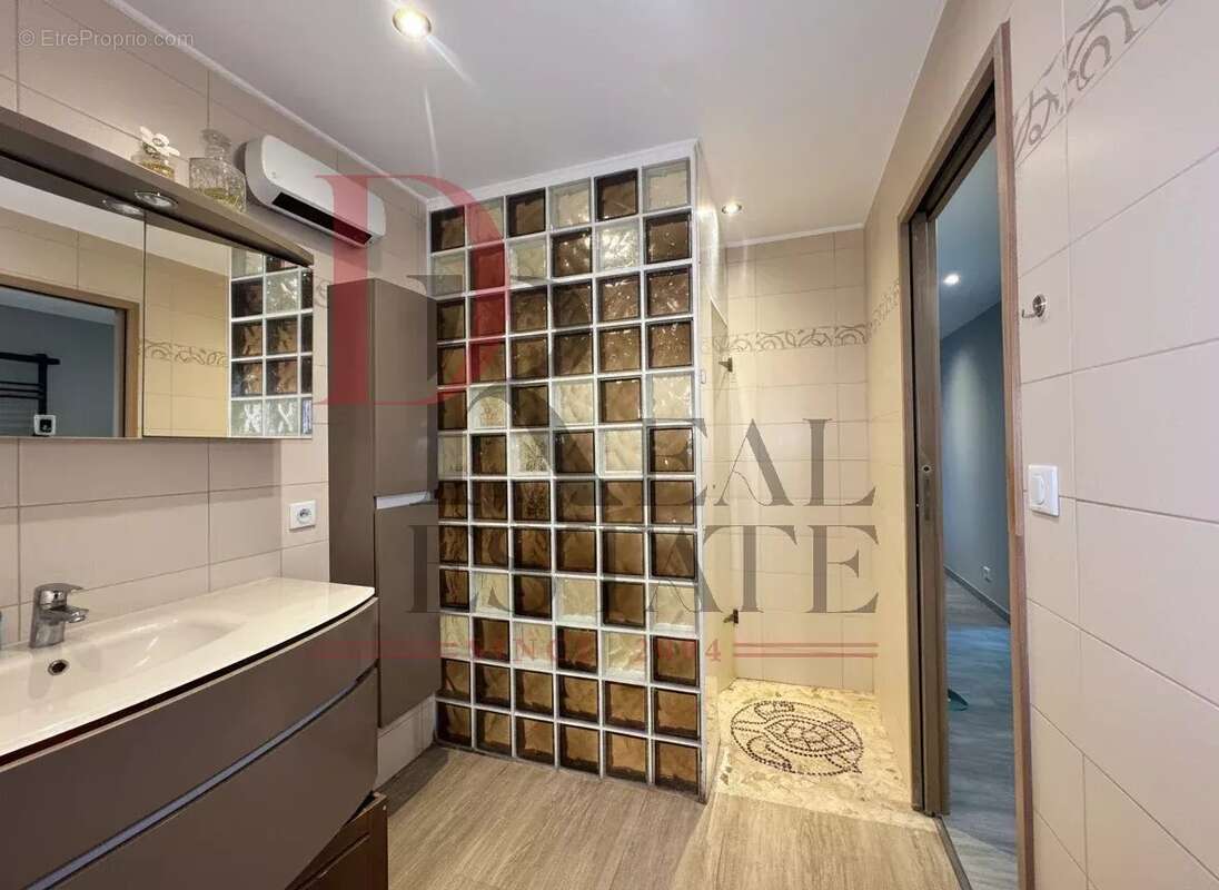 Appartement à CASTELLAR