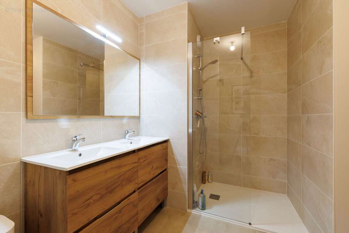  salle d'eau - Appartement à BAYONNE