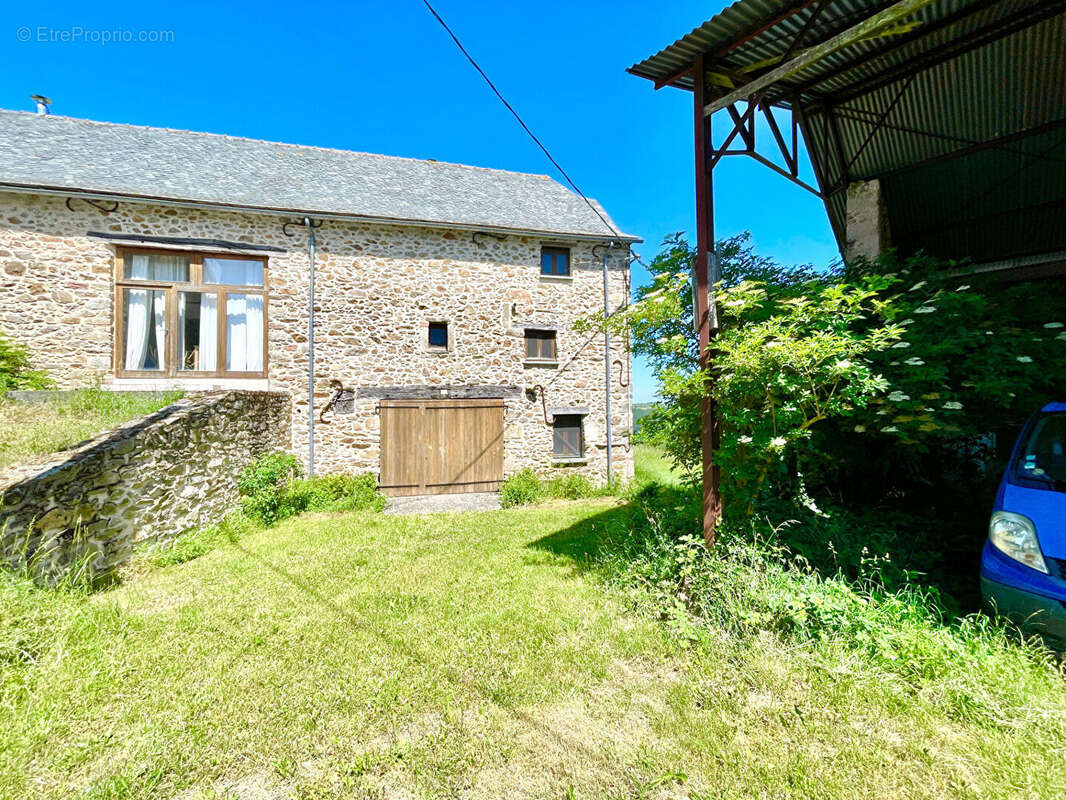 Maison à RIEUPEYROUX