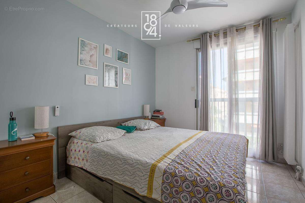 Appartement à MARSEILLE-2E