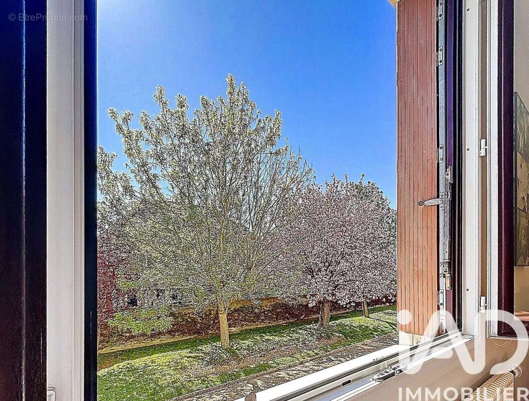 Photo 2 - Appartement à RUEIL-MALMAISON