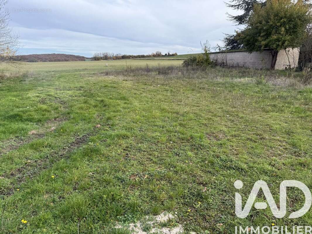Photo 2 - Terrain à FONTAINE-LA-GAILLARDE
