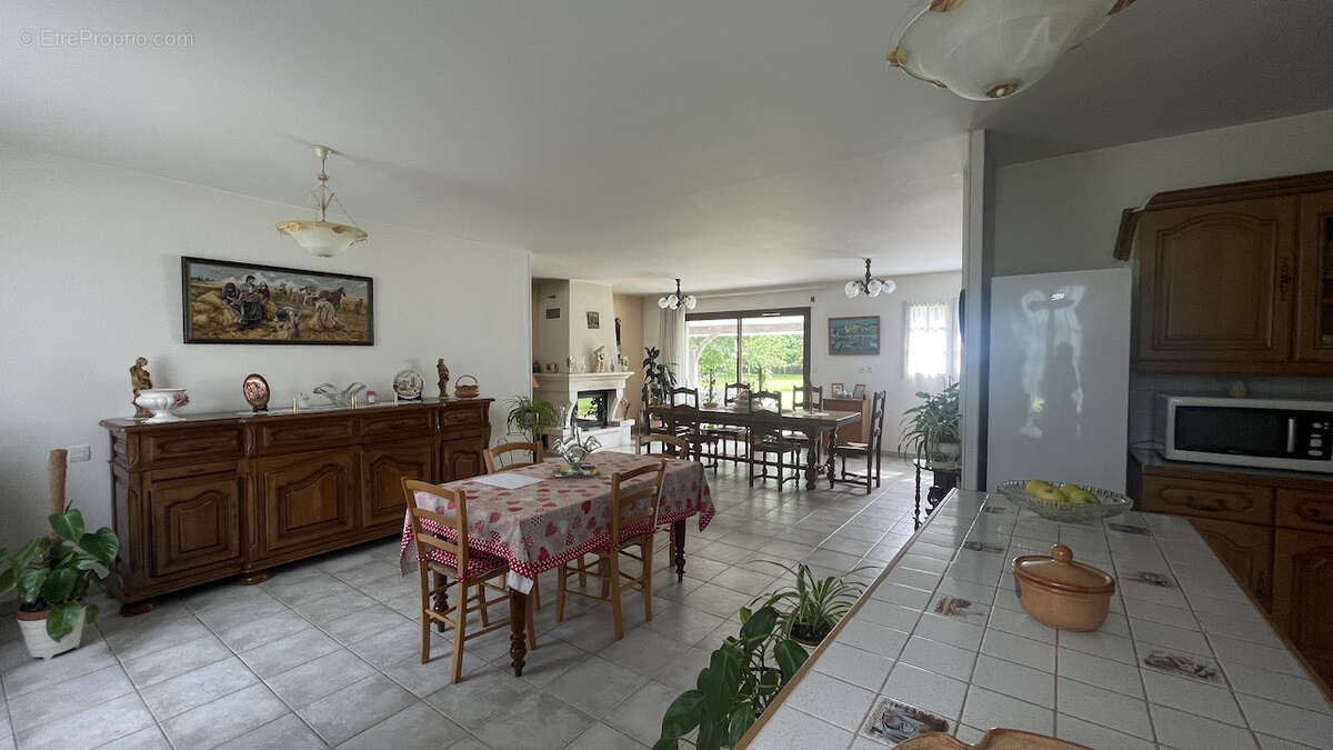 Maison à LANDIRAS