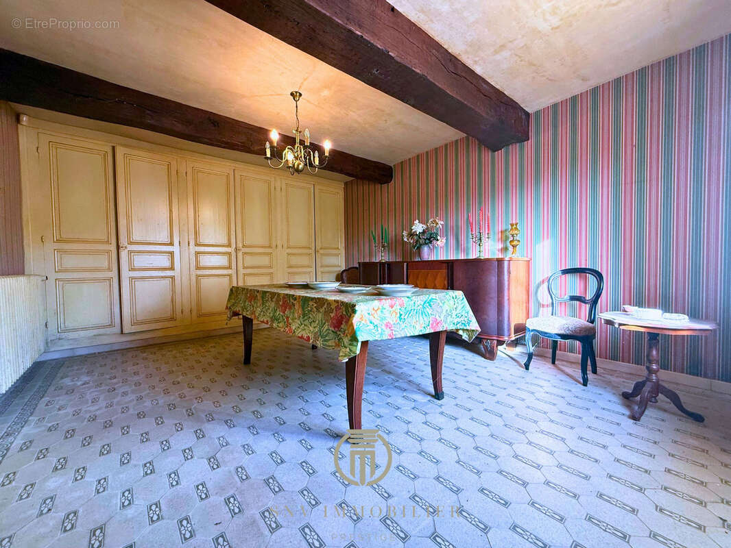 Maison à BOURG-LE-COMTE