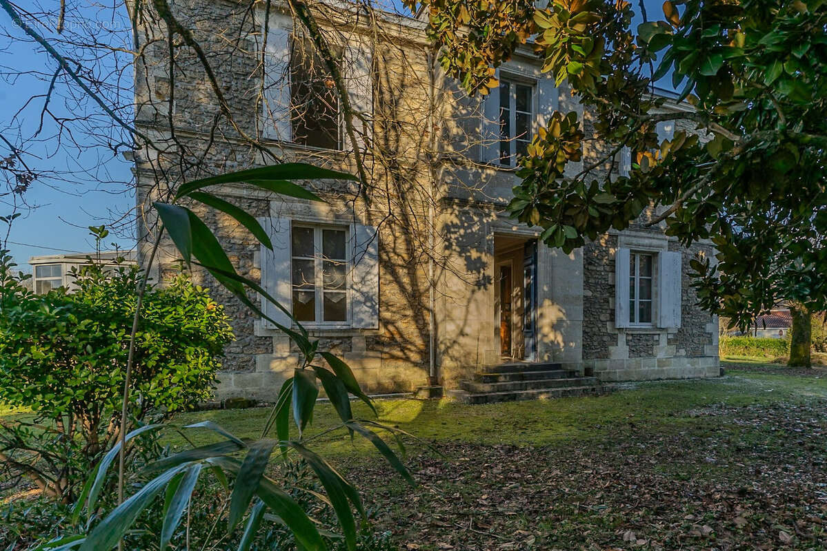 Maison à SALLES