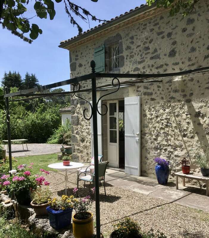 Maison à FARGUES-SUR-OURBISE