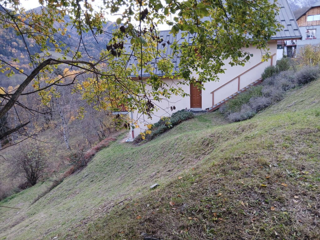 Terrain à SAINT-COLOMBAN-DES-VILLARDS