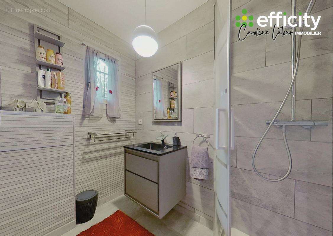 Maison à MONTROND-LES-BAINS