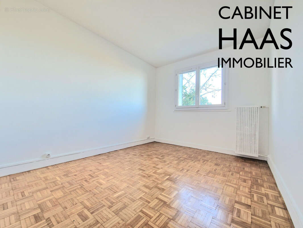 Chambre (1) - Appartement à IVRY-SUR-SEINE