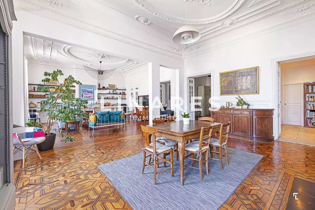 Appartement à MARSEILLE-6E