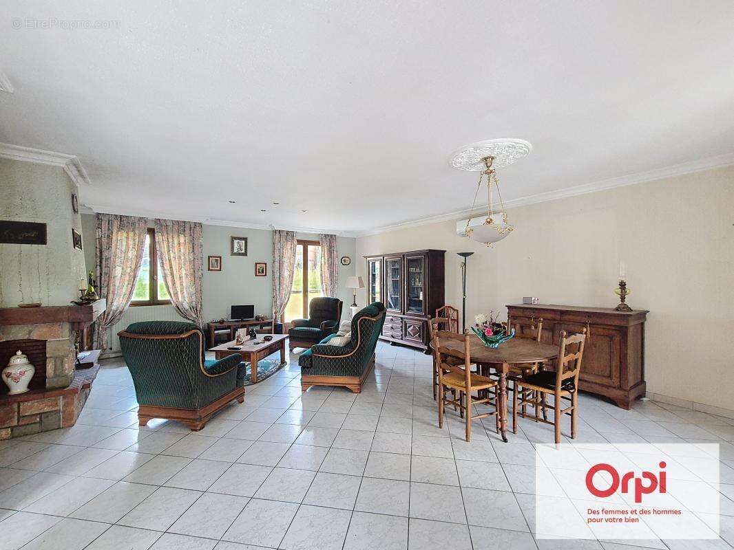 Maison à TERRASSON-LAVILLEDIEU