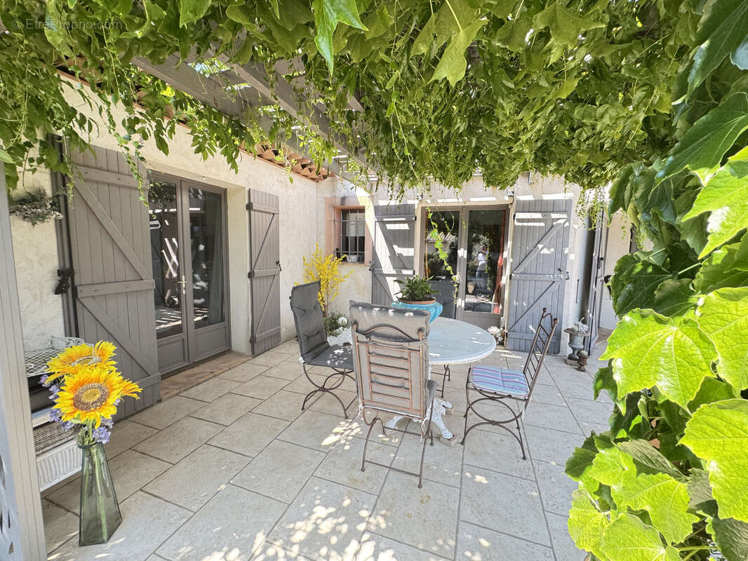 Maison à REGUSSE
