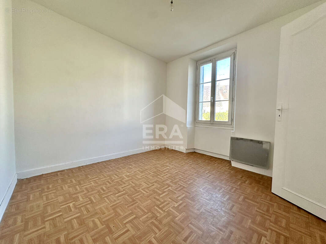 Maison à LORREZ-LE-BOCAGE-PREAUX