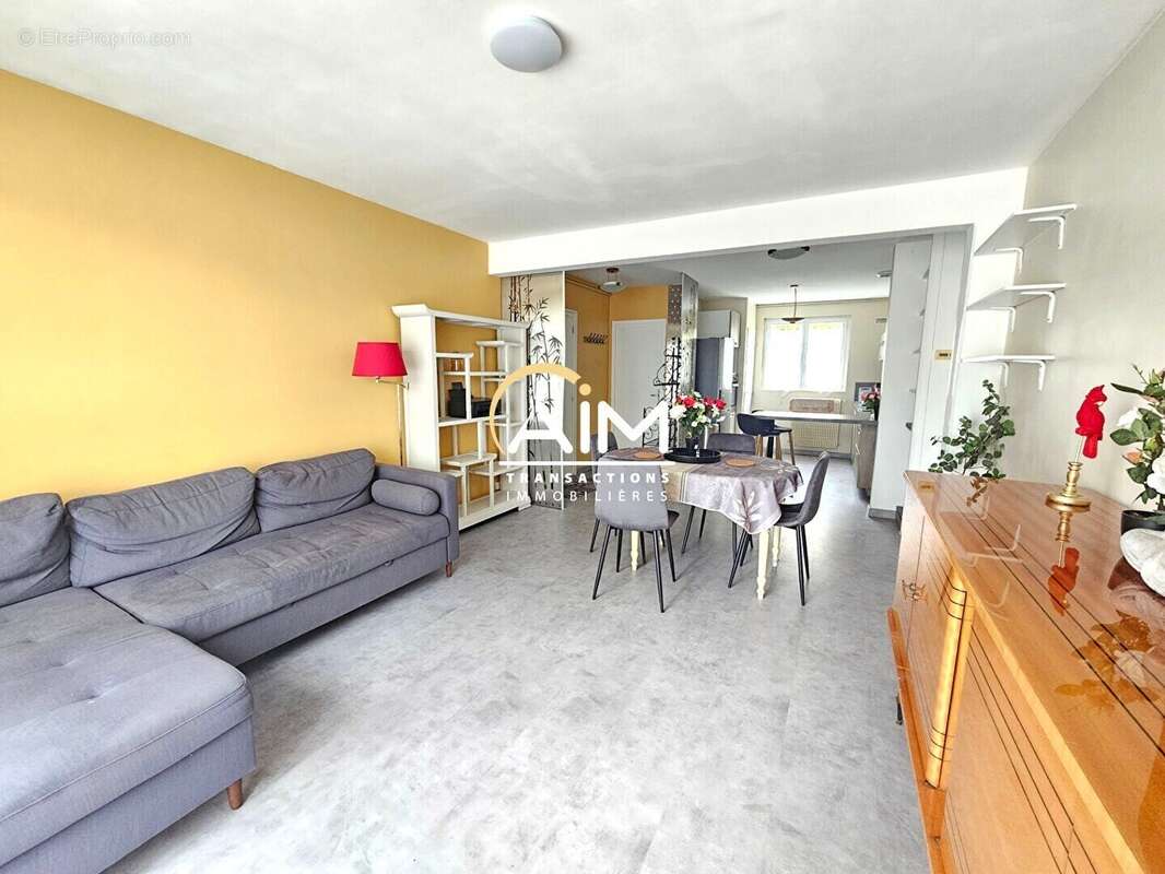 Appartement à POCE-SUR-CISSE