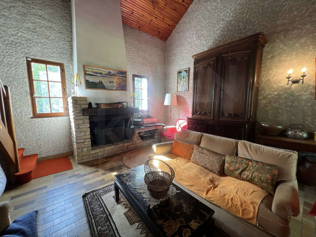 Maison à SAINT-MARTIN-DES-CHAMPS