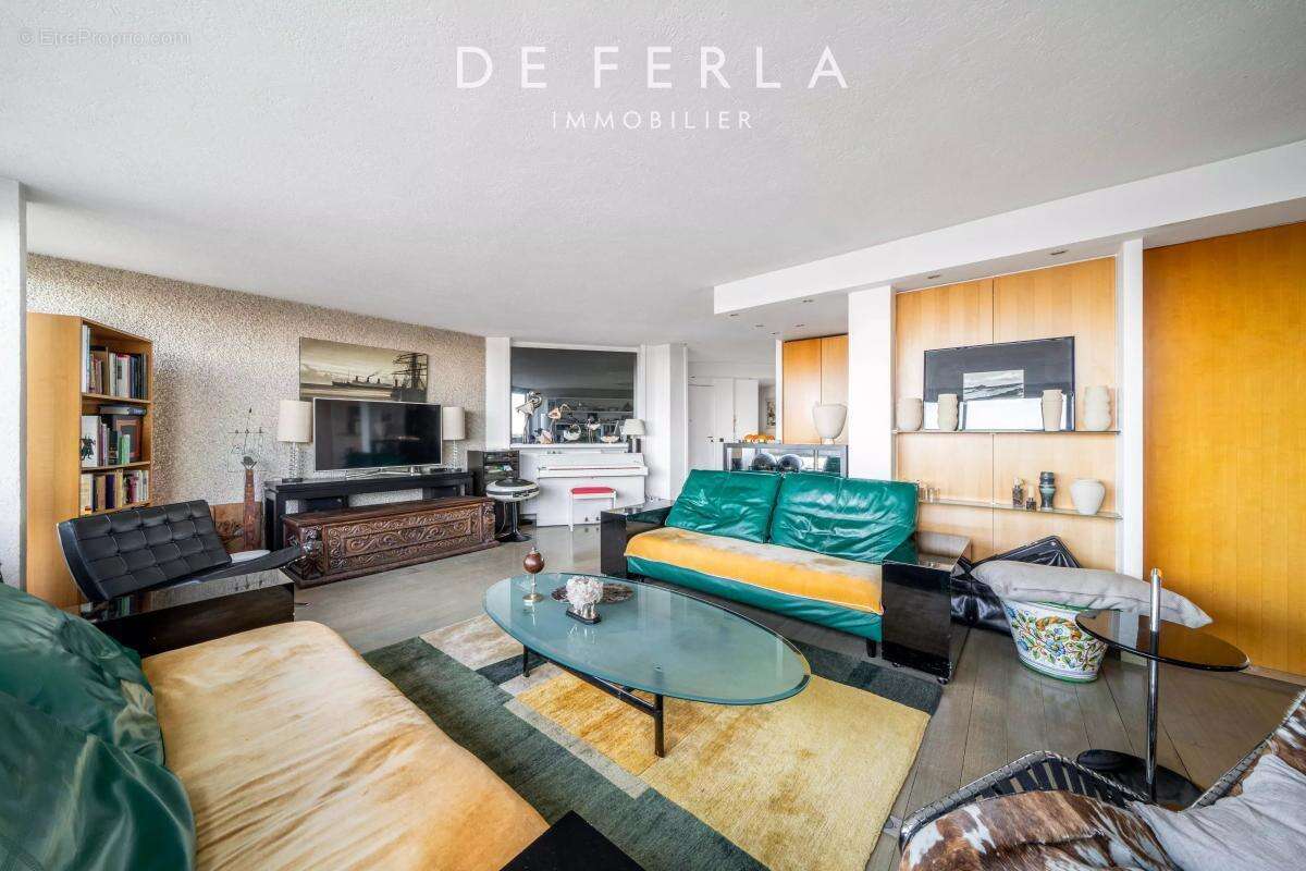 Appartement à PARIS-14E