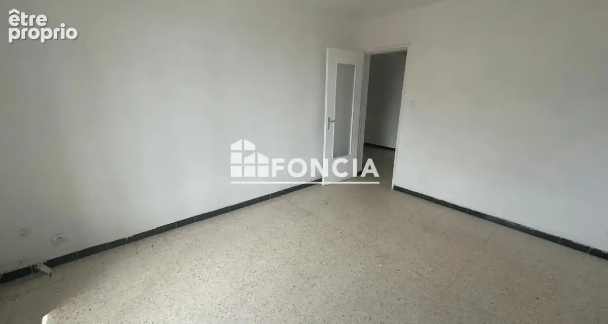 En exclusivité - P3 de 61 m² au 1er étage à Nîmes, avec cave et parking, actuellement libre - photo 5
