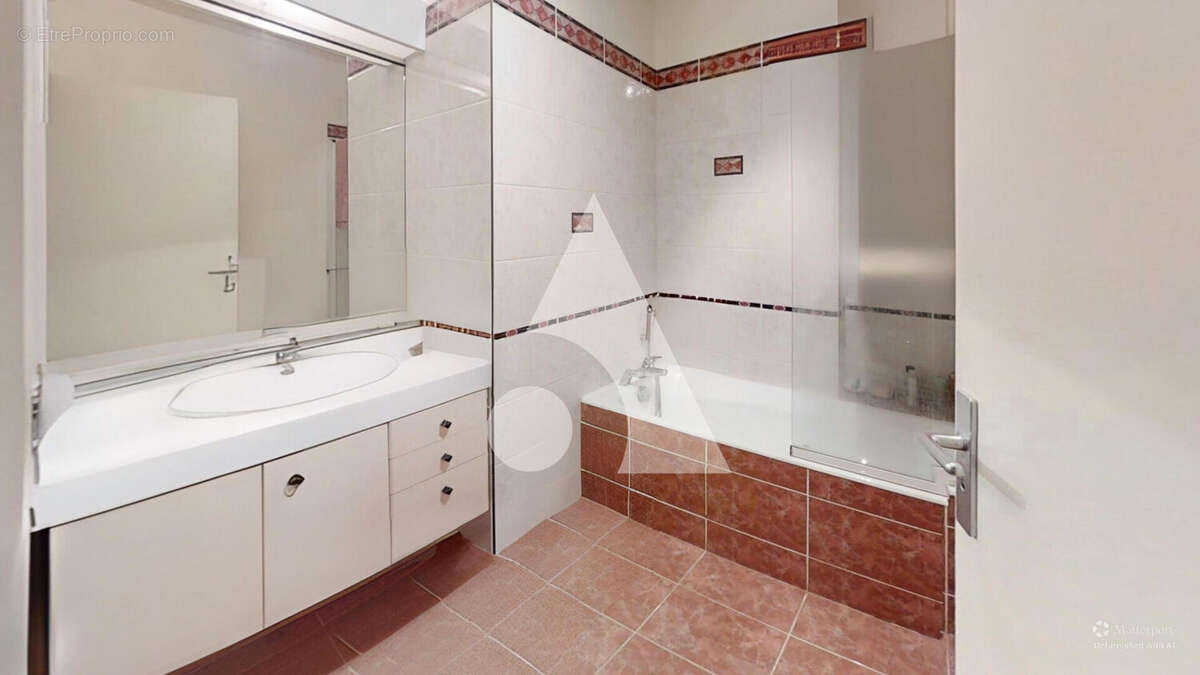 Appartement à LA GARENNE-COLOMBES