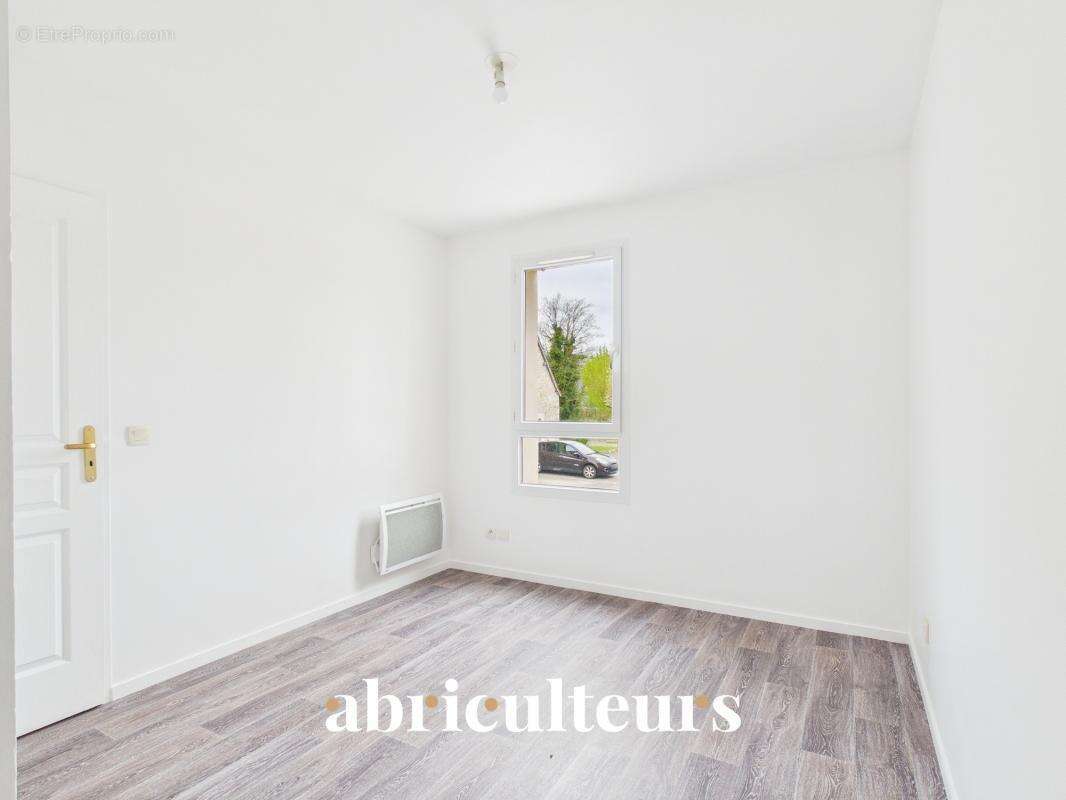 Appartement T3 de 73 m² exposé plein Sud avec vue sur le bassin et le pigeonnier – Résidence de standing à Survilliers - photo 12