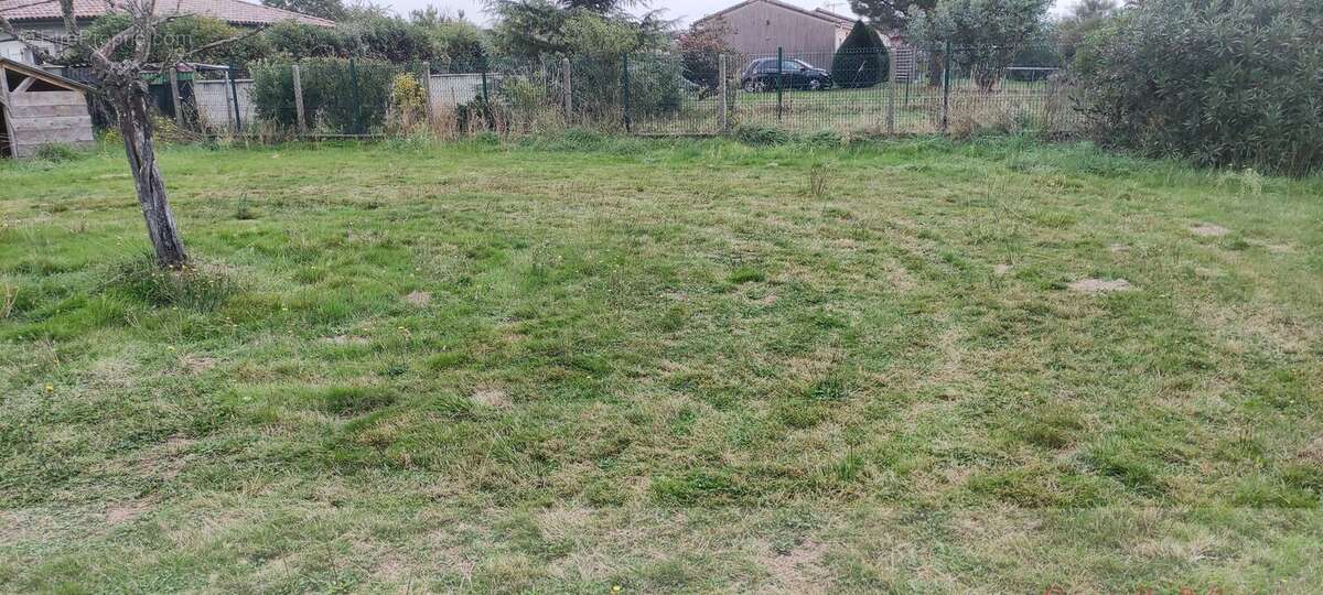 Terrain à LABARTHE-SUR-LEZE