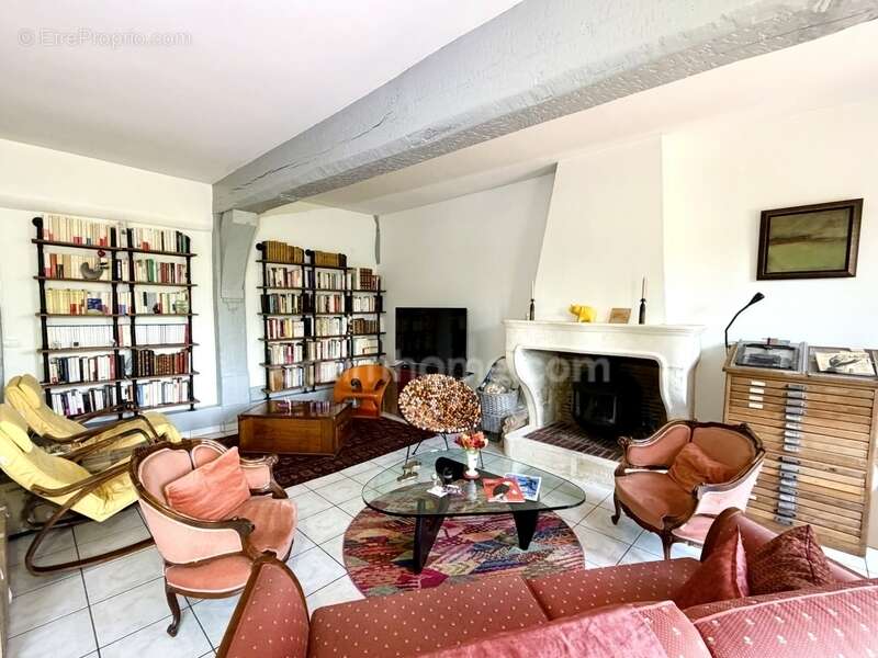 Demeure de caractère du XVIIe siècle rénovée avec élégance – Une adresse rare au cœur de la ville de Bernay (27300) - photo 8