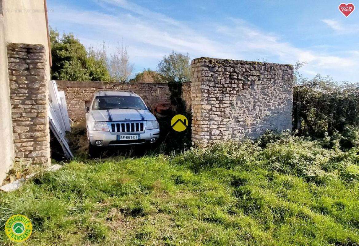 Maison à LA GUERCHE-SUR-L&#039;AUBOIS