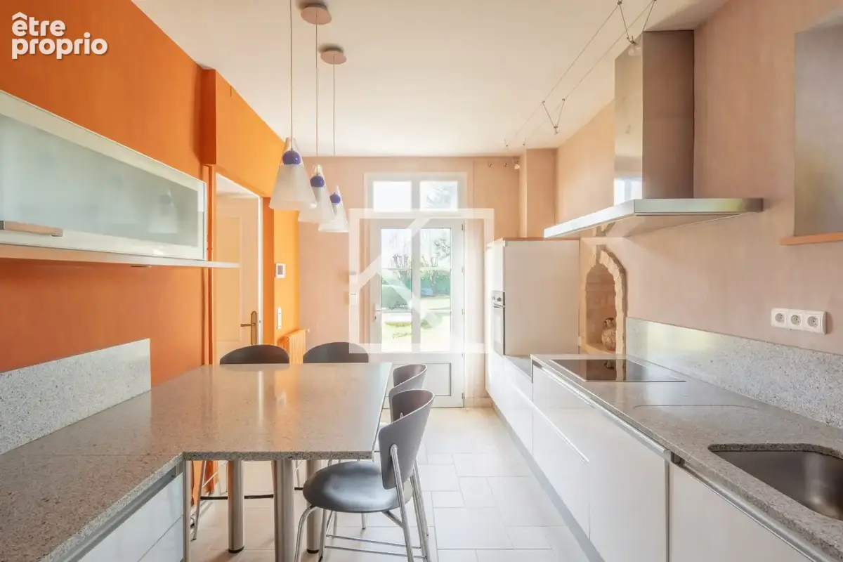Maison 7 pièces 220 m² à vendre à Saint-Pavace (72190) - photo 4