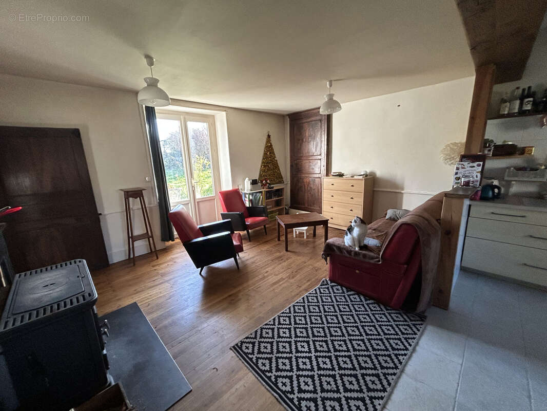 Maison à CELLEFROUIN