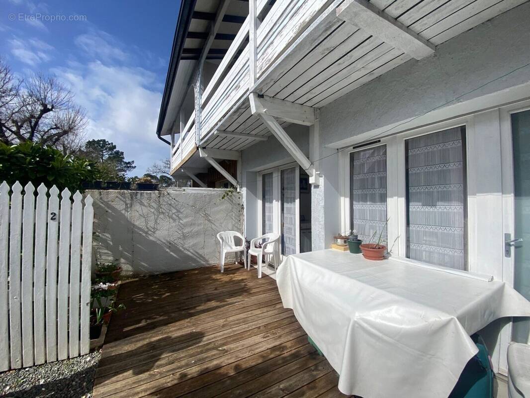 Appartement à ARES