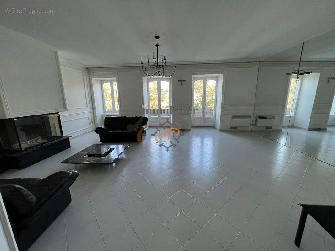 Appartement à SAINT-AFFRIQUE